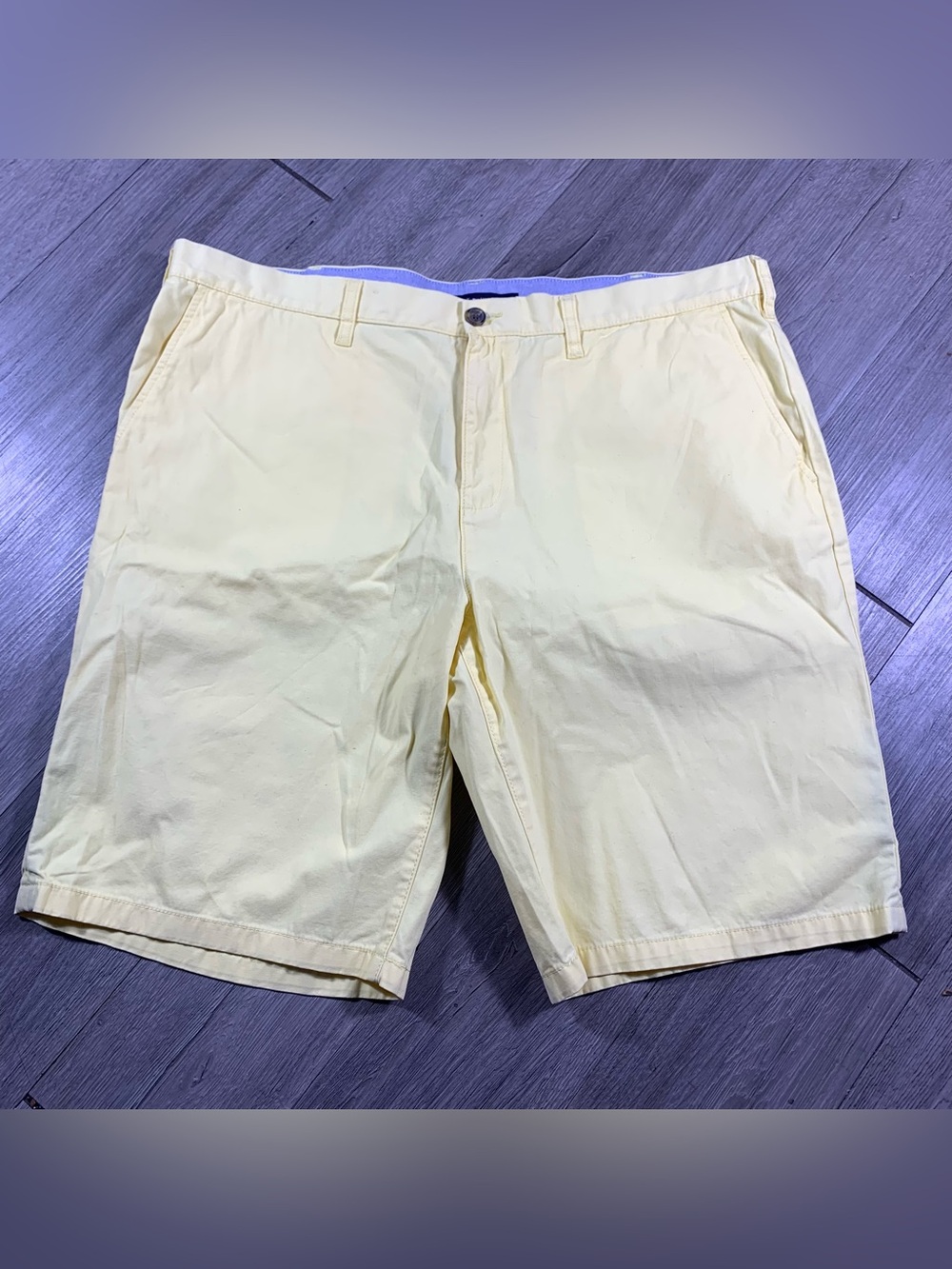 Tommy Hilfiger NWT Butter Yellow Flat Front 100% Cotton Shorts size 40